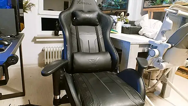 ademandjulia online show from 02/21/26, 09:50