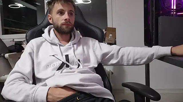 ademandjulia online show from 10/02/25, 09:18