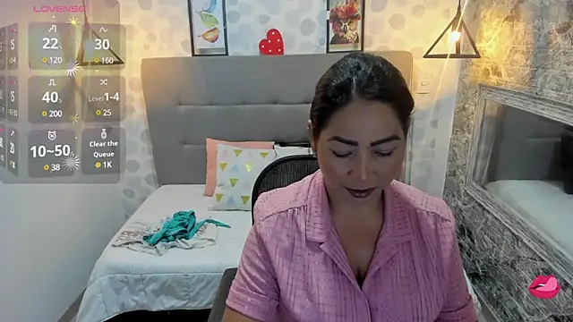 Snapshot of Michelle__taylor chatting on 03/02/25, 11:06 Michelle taylor online show from 03/02/25, 11:06