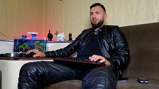 JamieNoxus online show from 09/18/25, 05:21