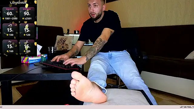 JamieNoxus online show from 10/25/25, 09:48