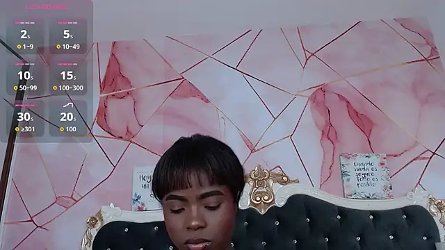 Snapshot of LindaBird chatting on 02/09/26, 08:29 LindaBird online show from 02/09/26, 08:29