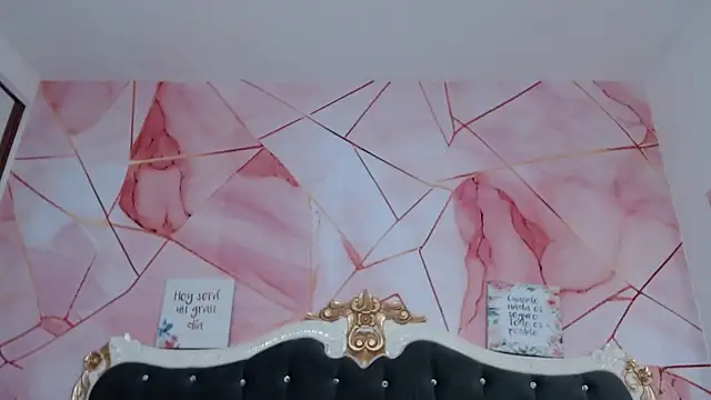 LindaBird online show from 10/31/25, 12:24