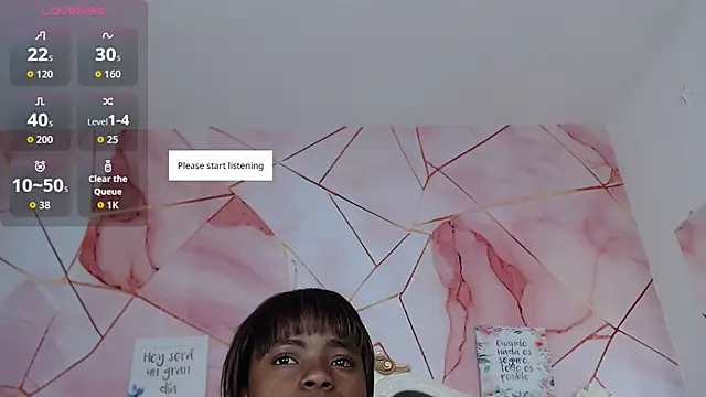 Snapshot of LindaBird chatting on 03/01/26, 11:21 LindaBird online show from 03/01/26, 11:21