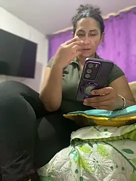 Carola-Ross online show from 04/16/26, 05:47