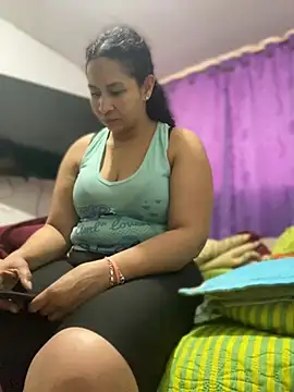 Carola-Ross online show from 04/13/26, 05:17