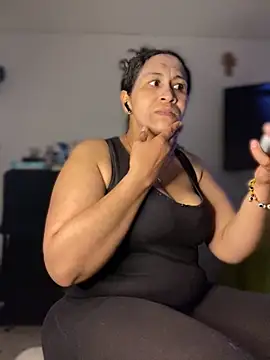 Carola-Ross online show from 10/28/25, 05:34