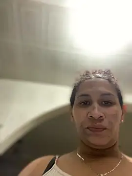 Carola-Ross online show from 10/27/25, 06:09