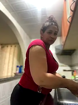 Carola-Ross online show from 11/19/25, 05:35