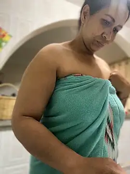 Carola-Ross online show from 11/17/25, 05:28