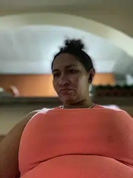 Carola-Ross online show from 10/15/25, 05:43