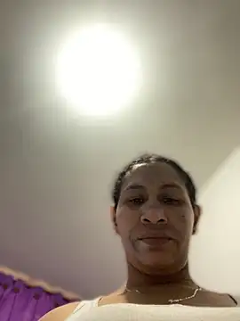 Carola-Ross online show from 10/18/25, 06:10