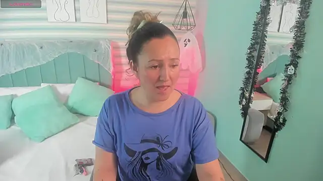 abby apple online show from 10/29/25, 01:54