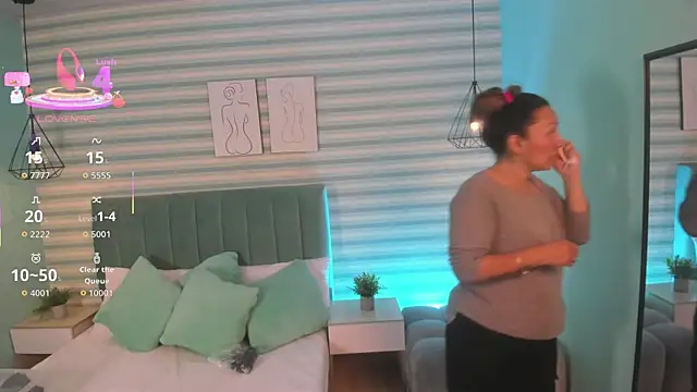 abby apple online show from 11/08/25, 01:14