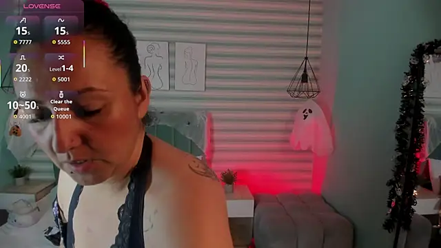 abby apple online show from 10/31/25, 01:52