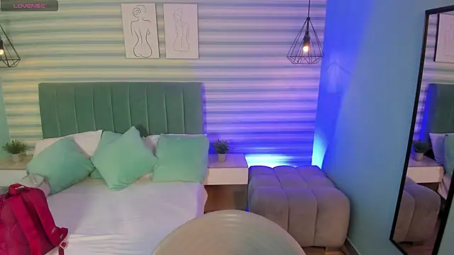 abby apple online show from 11/19/25, 12:49