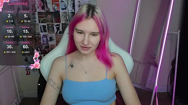 EvelinaLuu online show from 12/03/25, 02:34