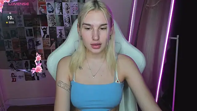 EvelinaLuu online show from 11/08/25, 01:31