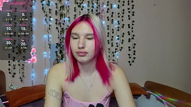 EvelinaLuu online show from 11/21/25, 01:37