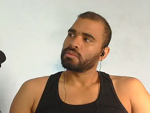 Snapshot of YOX22 chatting on 06/16/26, 01:33 YOX22 online show from 06/16/26, 01:33