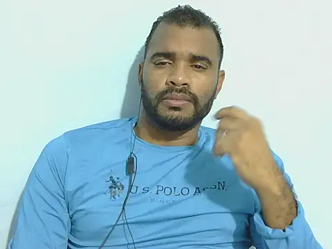 Snapshot of YOX22 chatting on 09/19/25, 05:33 YOX22 online show from 09/19/25, 05:33