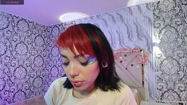 Issa tay1 online show from 04/22/26, 03:02