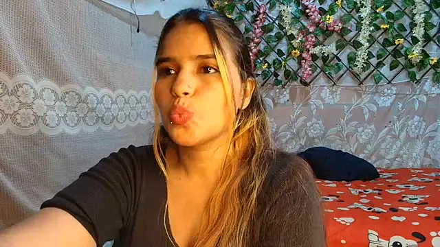 Snapshot of leandro49112 chatting on 06/17/26, 04:39 leandro49112 online show from 06/17/26, 04:39