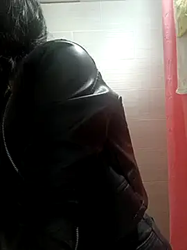 Snapshot of kimbadazz chatting on 02/19/25, 04:55 kimbadazz online show from 02/19/25, 04:55