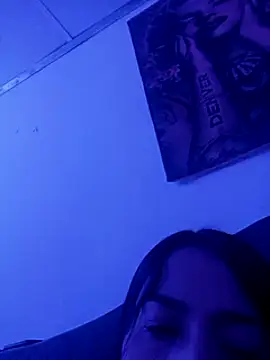 Snapshot of kimbadazz chatting on 03/05/25, 02:36 kimbadazz online show from 03/05/25, 02:36