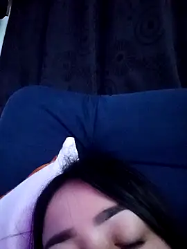 Snapshot of kimbadazz chatting on 11/08/25, 04:05 kimbadazz online show from 11/08/25, 04:05