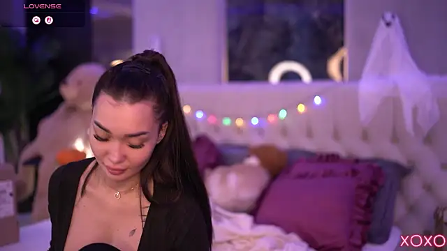 SashaFerrera online show from 10/30/25, 07:55