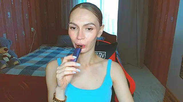 Snapshot of Lady_Sunshine_ chatting on 07/07/26, 06:16 Lady Sunshine online show from 07/07/26, 06:16