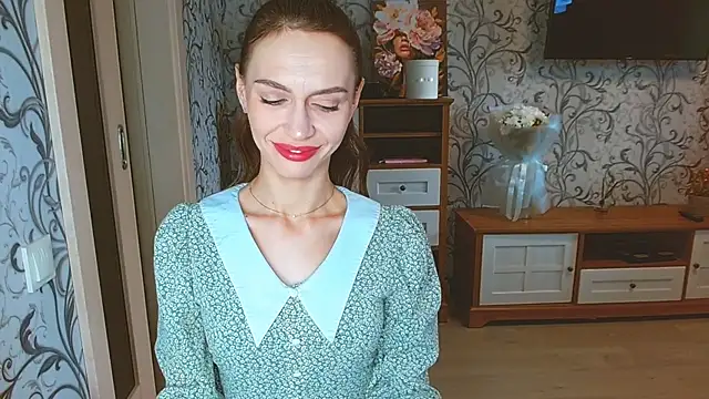 Snapshot of Lady_Sunshine_ chatting on 10/14/25, 06:36 Lady Sunshine online show from 10/14/25, 06:36