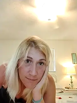 Skippydippy99 online show from 11/23/25, 06:51