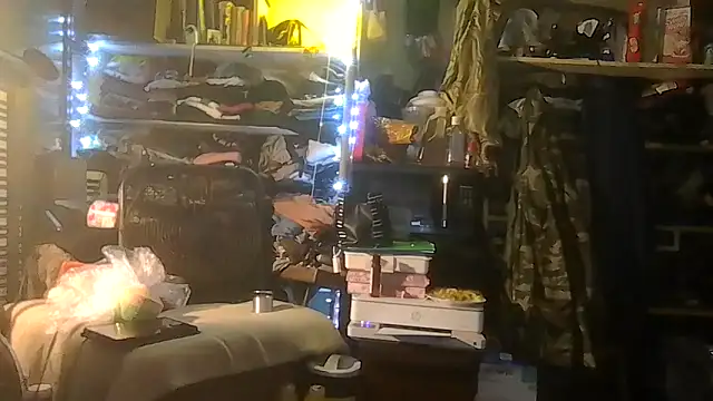 ShysluutGia online show from 04/11/26, 07:05