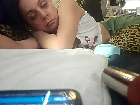 Snapshot of ShysluutGia chatting on 02/25/25, 11:59 ShysluutGia online show from 02/25/25, 11:59