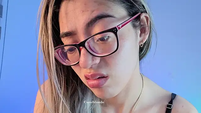 Snapshot of Carolblonde chatting on 06/25/26, 10:37 Carolblonde online show from 06/25/26, 10:37