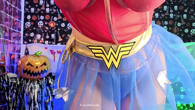 Carolblonde online show from 10/31/25, 10:27