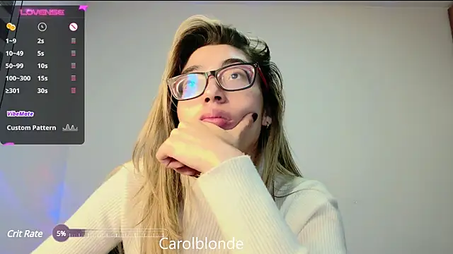 Snapshot of Carolblonde chatting on 03/19/25, 09:28 Carolblonde online show from 03/19/25, 09:28