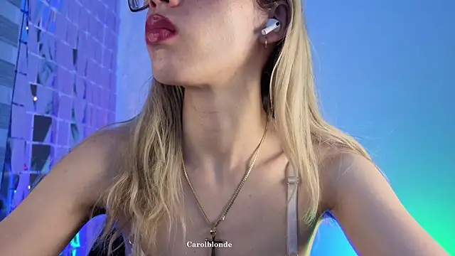 Carolblonde online show from 11/11/25, 09:37