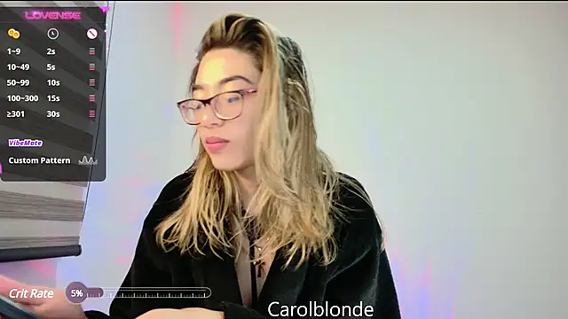 Snapshot of Carolblonde chatting on 03/03/25, 05:37 Carolblonde online show from 03/03/25, 05:37