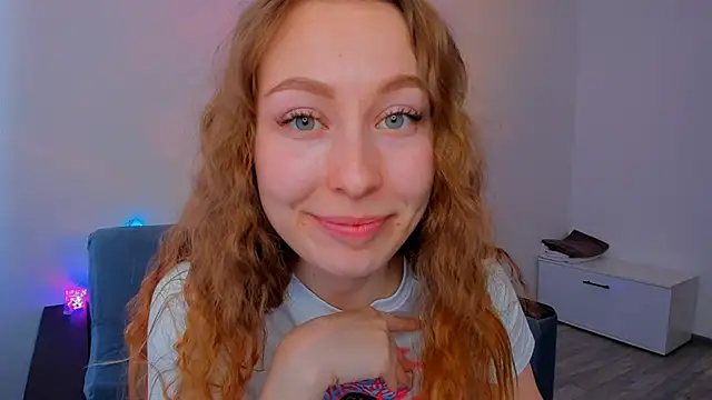 Snapshot of marilinaal chatting on 02/08/25, 11:01 marilinaal online show from 02/08/25, 11:01