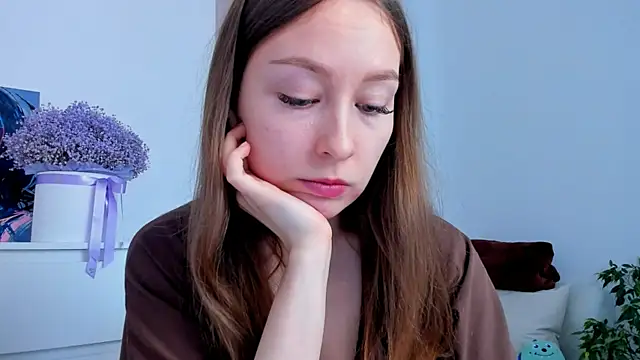 Snapshot of marilinaal chatting on 10/13/25, 07:32 marilinaal online show from 10/13/25, 07:32