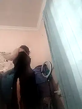 Snapshot of prettiechanti chatting on 10/14/25, 03:56 prettiechanti online show from 10/14/25, 03:56