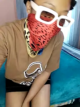 Snapshot of prettiechanti chatting on 09/10/25, 06:45 prettiechanti online show from 09/10/25, 06:45