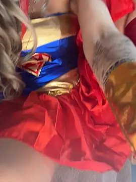 luciana hunters online show from 10/31/25, 01:41