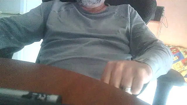 Snapshot of lanata chatting on 10/16/25, 07:05 lanata online show from 10/16/25, 07:05