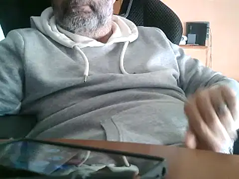 Snapshot of lanata chatting on 03/08/25, 08:00 lanata online show from 03/08/25, 08:00