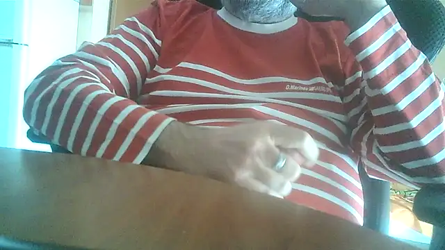 Snapshot of lanata chatting on 10/26/25, 12:49 lanata online show from 10/26/25, 12:49