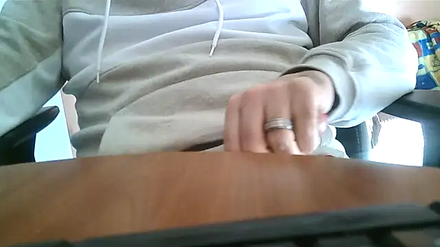 Snapshot of lanata chatting on 03/04/25, 03:15 lanata online show from 03/04/25, 03:15